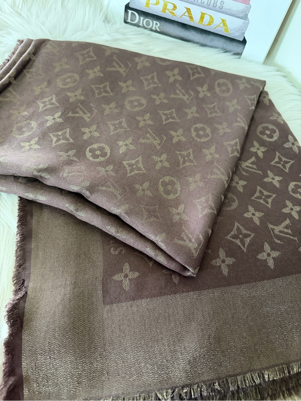 Louis Vuitton Monogram Shawl Scarf in Brown and Gold. - Picture 5 of 11